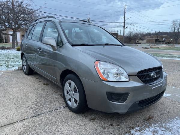2009 Kia Rondo LX - - by dealer - vehicle automotive for sale in Willoughby, OH