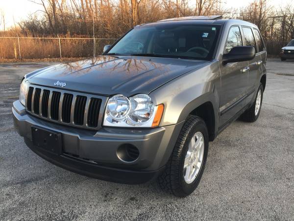 2007 Jeep Grand Cherokee Laredo 3.7L 4X4 - cars & trucks - by dealer... for sale in CRESTWOOD, IL