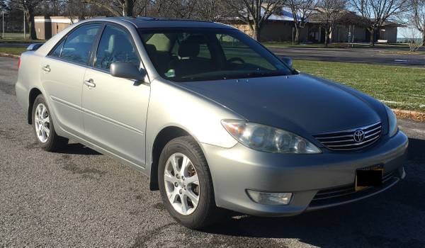 2005 Toyota Camry XLE - $2900/B.O. - cars & trucks - by owner -... for sale in Ransomville, NY – photo 2