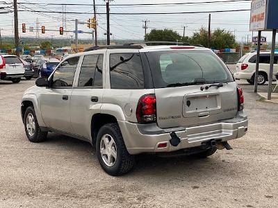 2004 Chevy trailblazer - cars & trucks - by dealer - vehicle... for sale in San Antonio, TX – photo 8