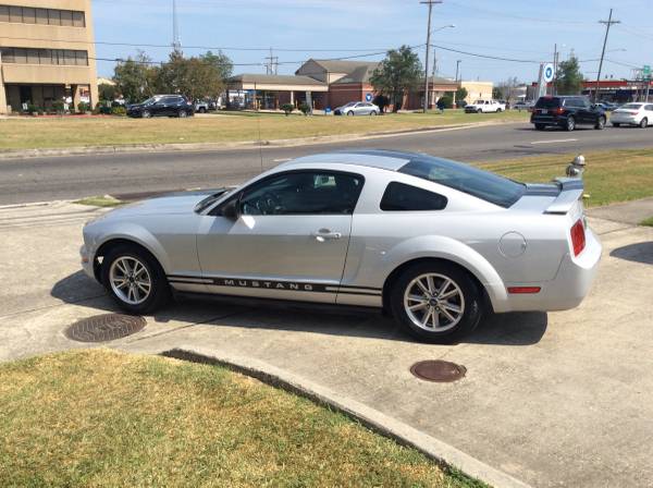It has a hand shaker! 2005 Ford Mustang **FREE WARRANTY** for sale in Metairie, LA – photo 5