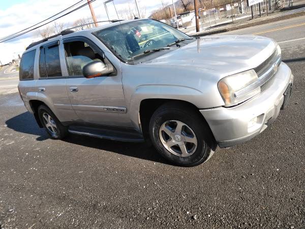 04 trailblazer 4x4 - cars & trucks - by dealer - vehicle automotive... for sale in Vails Gate, NY – photo 2