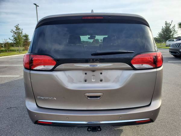 2018 Chrysler Pacifica Touring L Plus - - by dealer for sale in Orlando, FL – photo 8