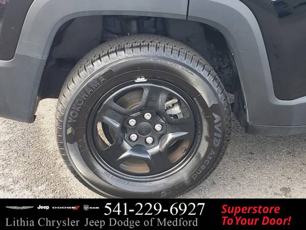 2017 Jeep Renegade Sport 4x4 - cars & trucks - by dealer - vehicle... for sale in Medford, OR – photo 7