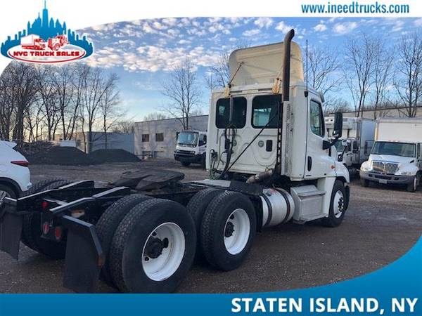 2012 FREIGHTLINER CASCADIA DAYCAB TRACTOR 500K MILES-New Haven for sale in Staten Island, CT – photo 5
