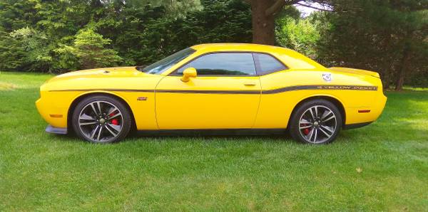 Dodge Challenger SRT " Yellow Jacket "Edition 6 speed for sale in Boston, MA – photo 10