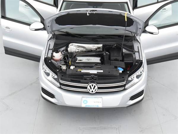 2017 VW Volkswagen Tiguan 2.0T S Sport Utility 4D suv Silver - FINANCE for sale in Memphis, TN – photo 4