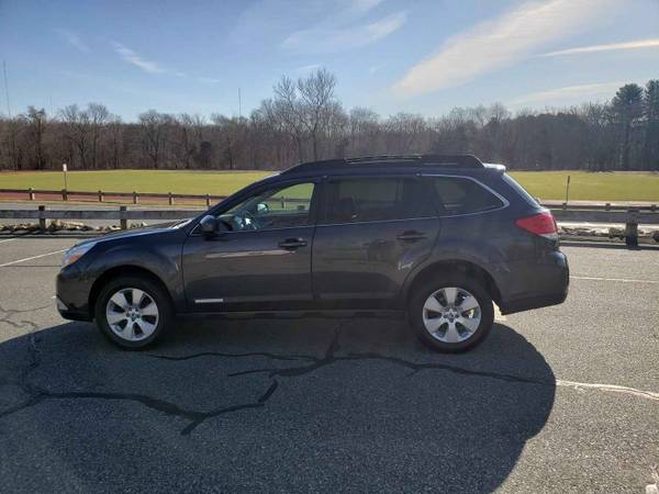 2011 Subaru outback limited for sale in East Providence, RI – photo 6
