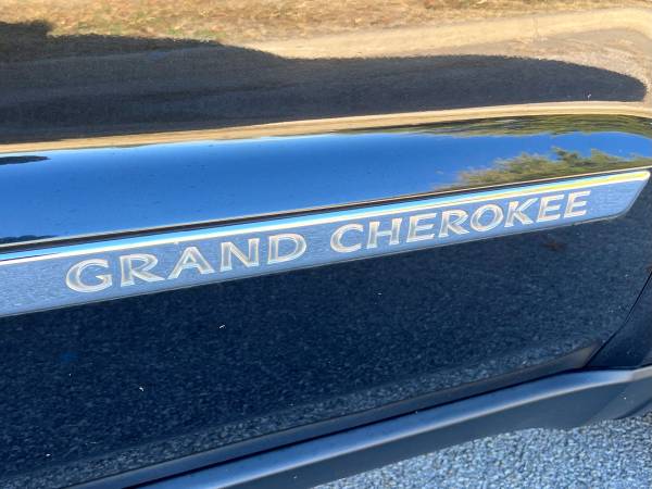 2011 Jeep Grand Cherokee Laredo 4 x 4 - accident-free & smoke-free! for sale in Norman, OK – photo 4