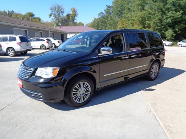 2013 Chrysler Town & Country Touring-L for sale in Marion, IA – photo 3