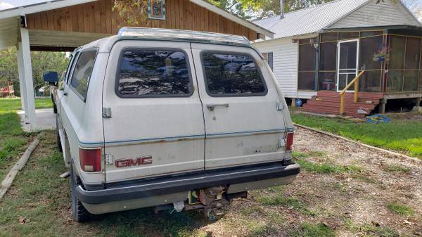 CLASSIC 1989 GMC SUBURBAN - cars & trucks - by owner - vehicle... for sale in Kentwood, LA – photo 2