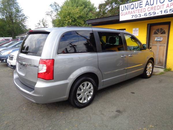 2015 CHRYSLER TOWN & COUNTRY TOURING (( FULLY LOADED )) for sale in Marshall, VA – photo 4