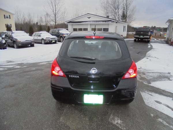 2011 Nissan Versa S Hatchback Southern Vehicle No Rust! - cars & for sale in Derby vt, VT – photo 4