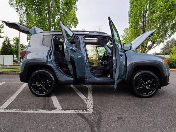 2018 Jeep Renegade Altitude SPORT UTILITY/4X4/MY SKY DUAL PANEL for sale in Portland, OR – photo 24
