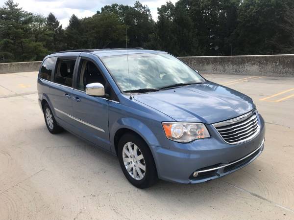 2012 Chrysler town country, 149k miles, DVD, Leather, Backup Camera for sale in Voorhees, NJ – photo 3