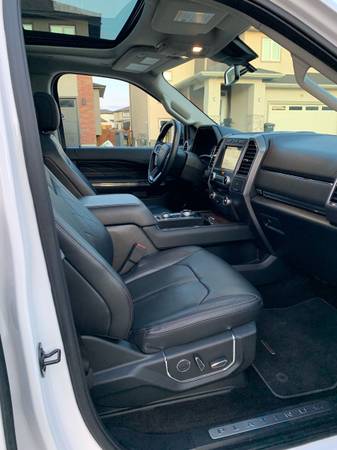 2019 Ford Expedition Platinum 9k miles! for sale in Grand Forks, SD – photo 11