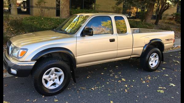 Very clean 2001 Toyota Tacoma extended cab V6 automatic new tires for sale in Reno, NV – photo 3