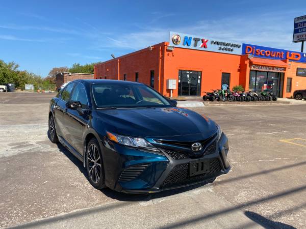 2018 Toyota Camry SE Clean Title Back Camera Sunroof Low Miles for sale in Dallas, TX