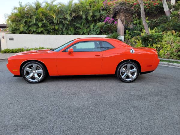 2013 dodge challenger rt Hemi like new Extremely low miles 7k only for sale in Honolulu, HI – photo 4