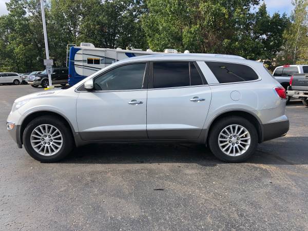 Nice! 2009 Buick Enclave! Loaded SUV! Clean Carfax! for sale in Ortonville, MI – photo 2