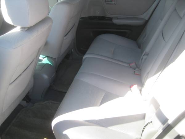 2004 Toyota Highlander Sport Utility (AWD, Super Clean, 3rd Row) for sale in Medford, OR – photo 13