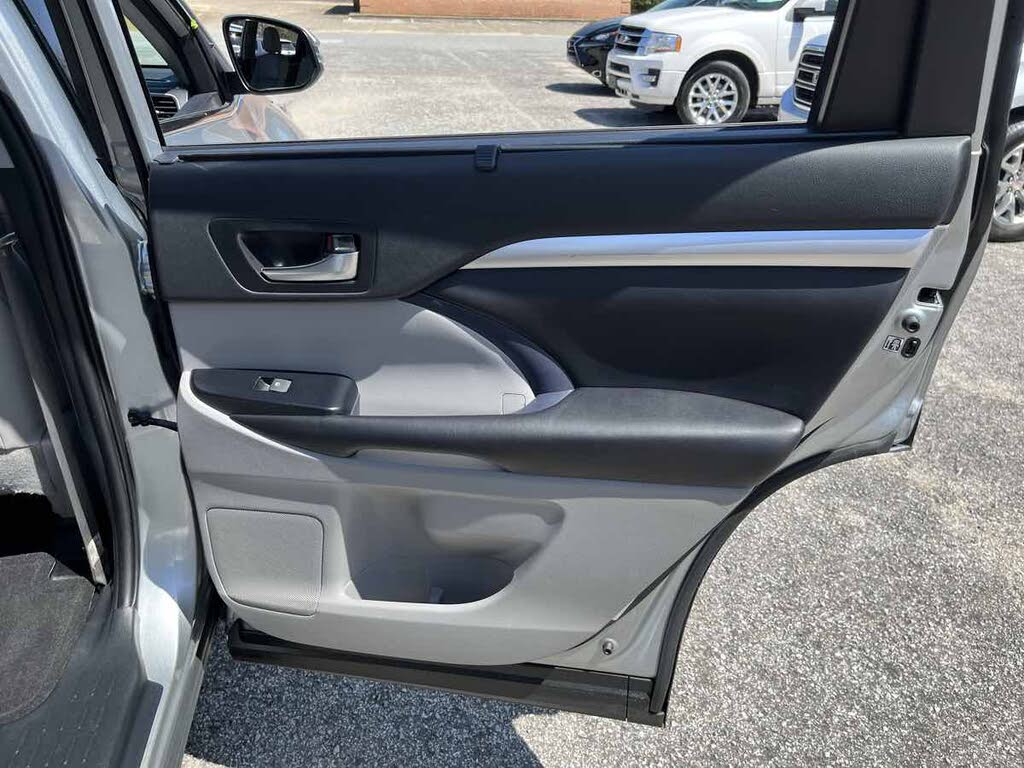 2019 Toyota Highlander XLE FWD for sale in Opelika, AL – photo 8