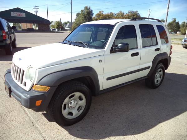2007 Jeep Liberty Sport, 4X4, 3.7 V-6, automatic for sale in Coldwater, KS – photo 2