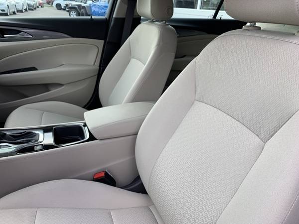 2019 Buick Regal FWD 4D Hatchback/Hatchback Preferred - cars & for sale in Saint Albans, WV – photo 21