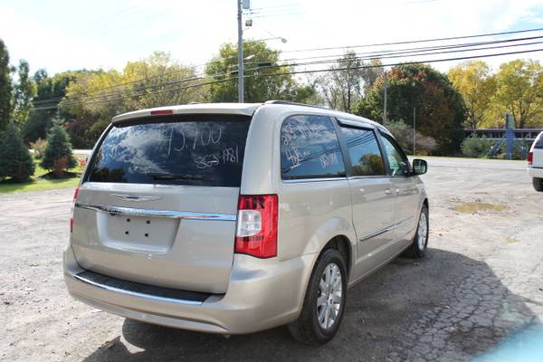 2013 CHRYSLER TOWN AND COUNTRY TOURING for sale in Elma, NY – photo 3