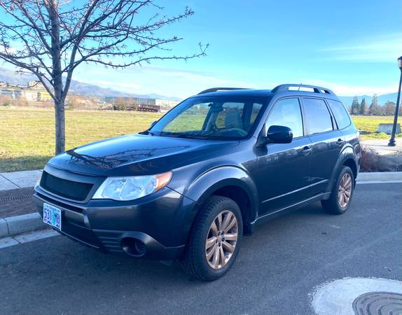 Blue 2013 Subaru Forester All Wheel Drive Sunroof Heated Seats obo for sale in Medford, OR – photo 7