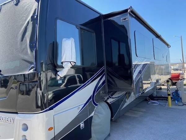 2020 Fleetwood Discovery 38K - - by dealer - vehicle for sale in Canton, MA – photo 10
