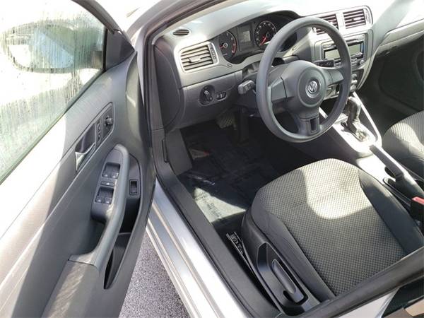 2011 VW Volkswagen Jetta 2.0L S sedan Reflex Silver Metallic for sale in Fayetteville, AR – photo 3