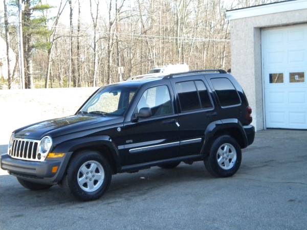 Jeep Liberty 4X4 65th anniversary edition Sunroof 1 Year for sale in hampstead, RI – photo 24