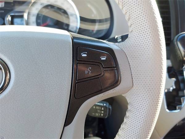 2014 Toyota Sienna SE van Predawn Gray Mica - - by for sale in Cincinnati, OH – photo 16