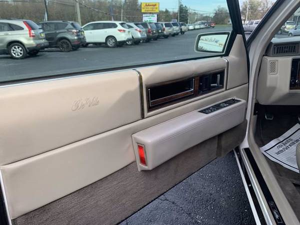 1993 Caddy Cadillac Deville Coupe 2D coupe White for sale in Mansfield, OH – photo 6