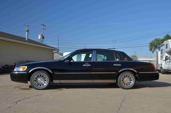 2000 Lincoln Town Car Presidential Town Sedan - - by for sale in West Des Moines, IA – photo 15
