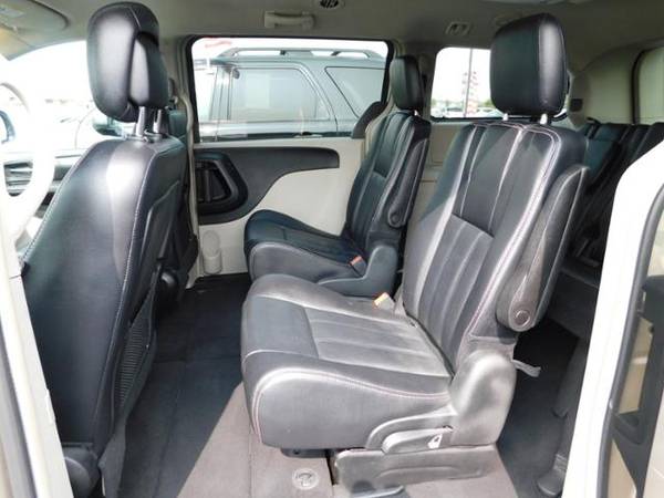 2014 Chrysler Town & Country for sale in Grawn, MI – photo 8