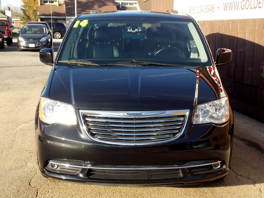 2014 Chrysler Town & Country Touring FWD for sale in Byron, IL – photo 25