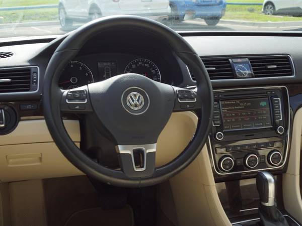 2015 Volkswagen Passat 1.8T SEL Premium for sale in Pharr, TX – photo 6