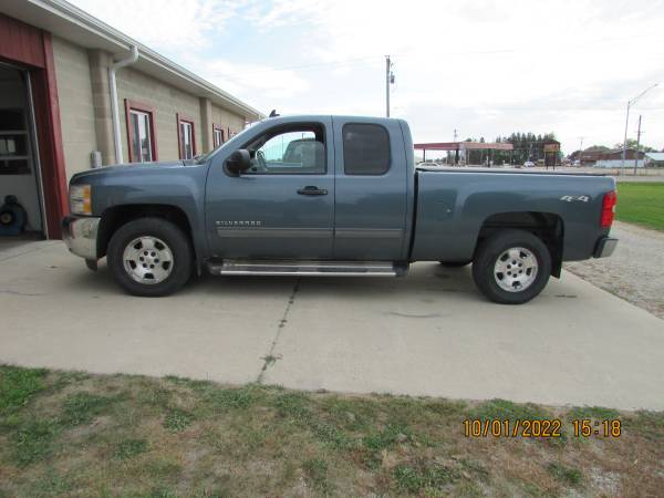 2012 Chevy silverado ext cab - - by dealer - vehicle for sale in Manly, IA