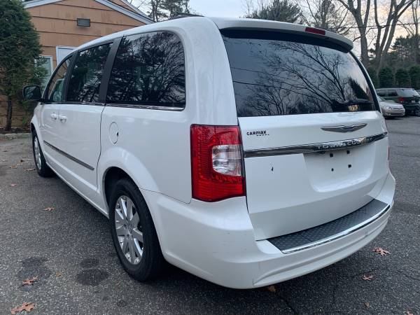 2013 Chrysler Town & Country for sale in North Babylon, NY – photo 4