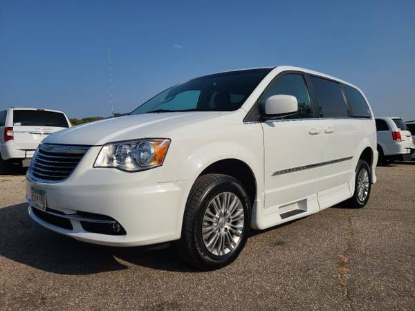 Handicap Wheelchair Mobility Conversion 2015 Chrysler Town and... for sale in Zumbrota, AL – photo 14