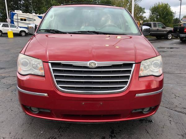Clean! 2008 Chrysler Town & Country! Guaranteed Fiinance! for sale in Ortonville, MI – photo 8