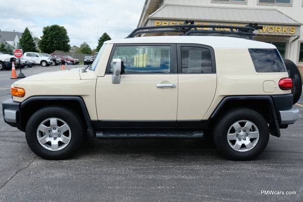 2009 Toyota FJ Cruiser 93K Miles! CERTIFIED! CLEAN CARFAX! WE FINANCE! for sale in Naperville, IL – photo 3
