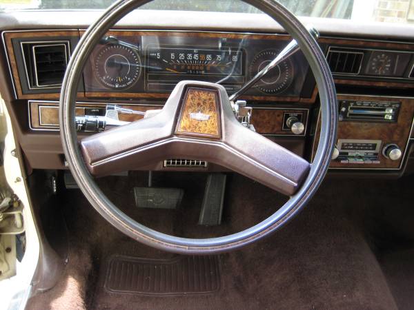 Chevy Caprice Classic 1984 for sale in Lombard, IL – photo 14