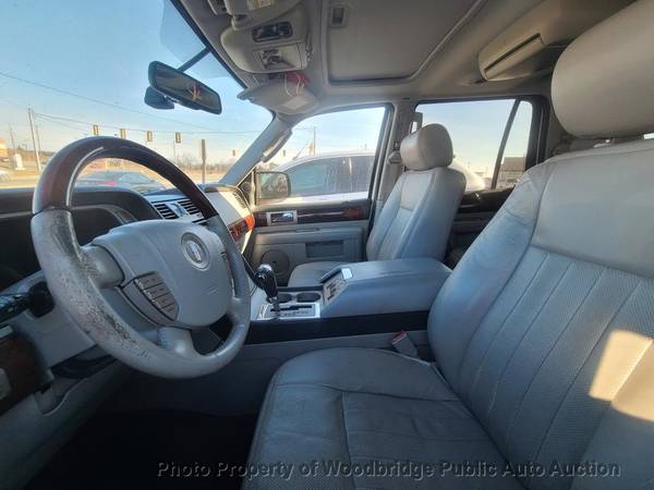 2006 Lincoln Navigator 4dr 4WD Ultimate White for sale in Woodbridge, District Of Columbia – photo 8