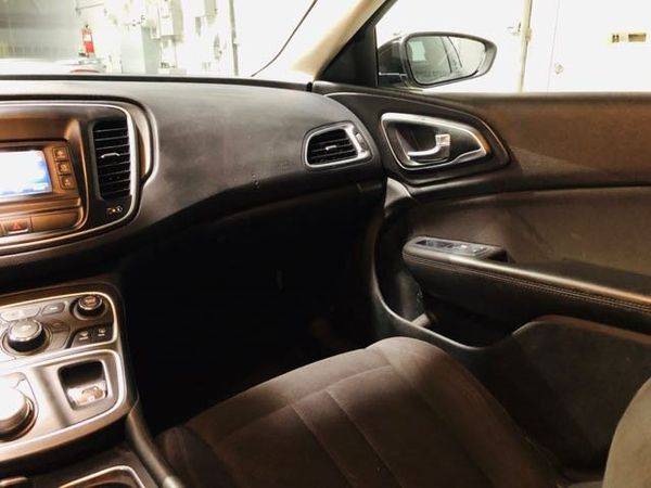 2015 Chrysler 200 Series Limited Locally Owned Clean Carfax Limited... for sale in Portland, OR – photo 19