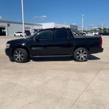 2011 Chevrolet Chevy Avalanche LS - EVERYBODY RIDES!!! for sale in Metairie, LA – photo 2