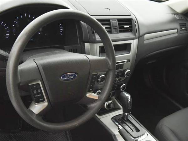 2012 Ford Fusion SE Sedan 4D sedan RED - FINANCE ONLINE for sale in Chicago, IL – photo 2