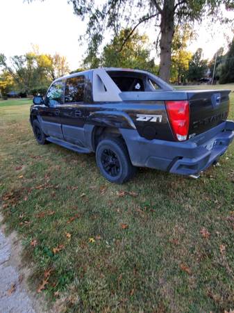 2003 Chevrolet Avalanche 4x4 for sale in Bedford, IN – photo 2